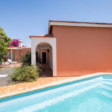 Home2Book Quiet Villa With Private Pool Triquivijate ภายนอก รูปภาพ