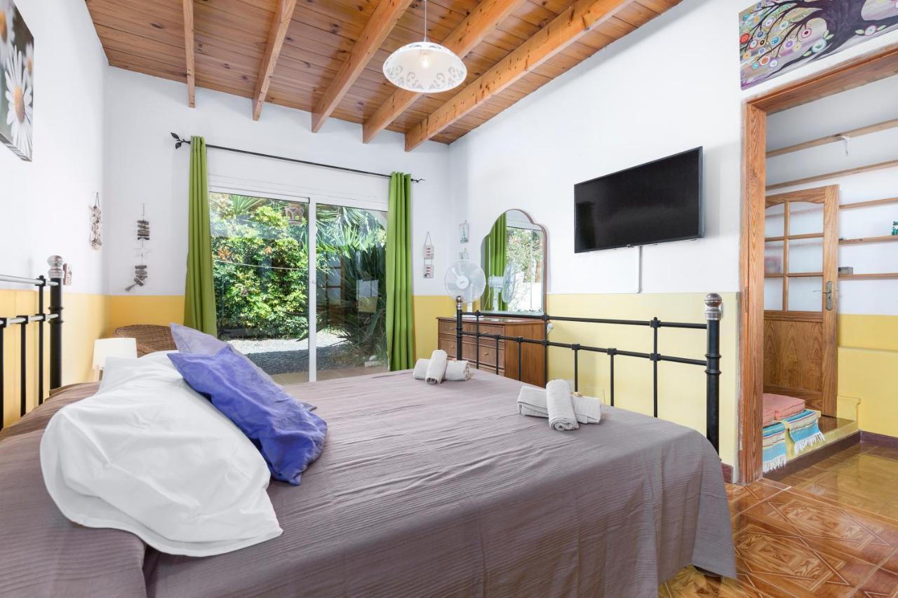Home2Book Quiet Villa With Private Pool Triquivijate ภายนอก รูปภาพ