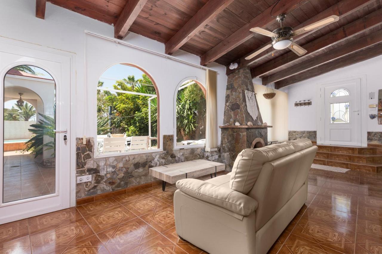 Home2Book Quiet Villa With Private Pool Triquivijate ภายนอก รูปภาพ