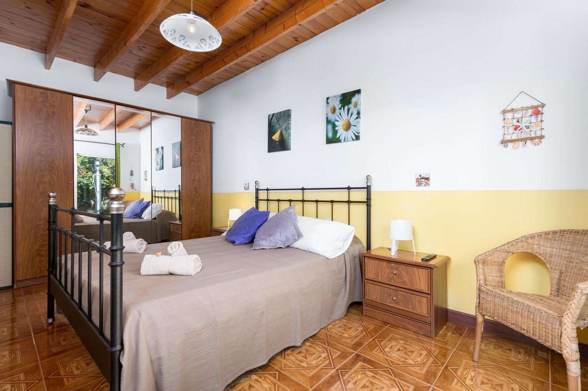 Home2Book Quiet Villa With Private Pool Triquivijate ภายนอก รูปภาพ